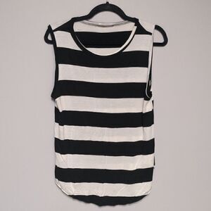 Bombom Sleeveless Blouse   